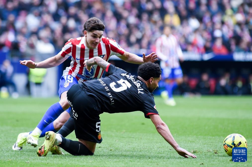 公牛用双向合同重新签下日本后场球员，前快船后卫弗劳尔斯被再度裁掉？